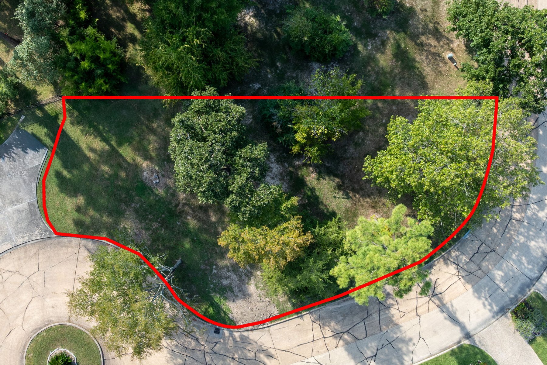 Aerial image showing the outlined lot at 15 Stanford Ct